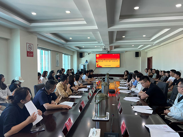 “三支一扶”服務(wù)基層項(xiàng)目人員分崗大會(huì)現(xiàn)場(chǎng)。王瑩攝
