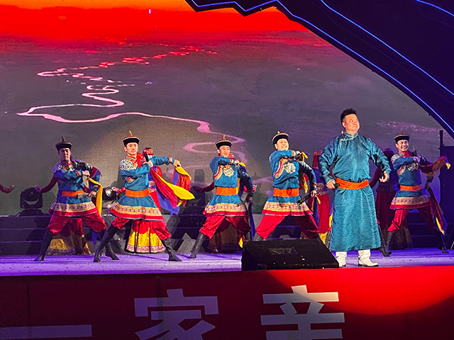 精彩演出。