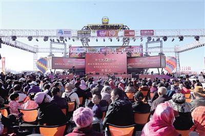 第二十屆巴丹吉林沙漠文化旅游節(jié)、第19屆“越野e族”阿拉善英雄會在阿拉善右旗巴丹吉林鎮(zhèn)啟幕。