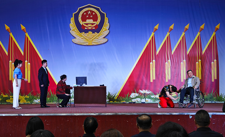 小戲《浪子回頭》人民網(wǎng)記者 張雪冬攝